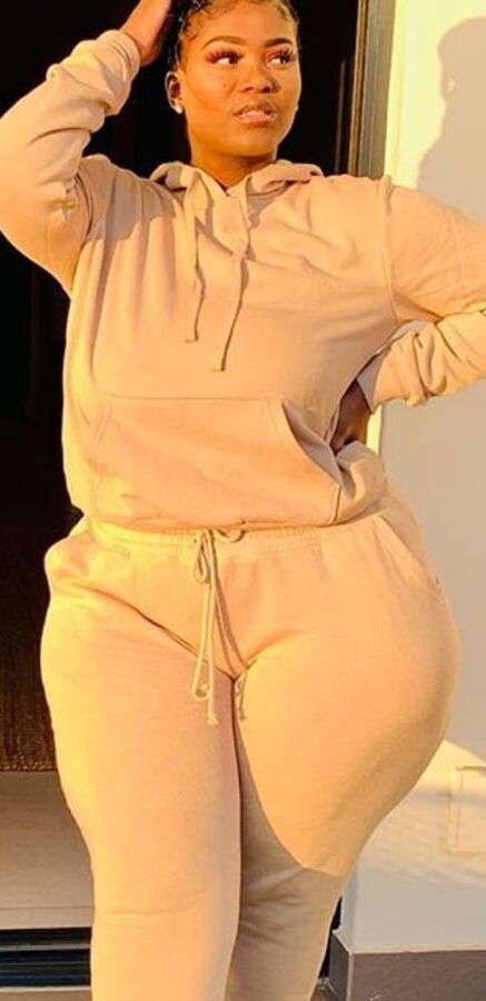 Thick sexy pearshaped bbw thobilee