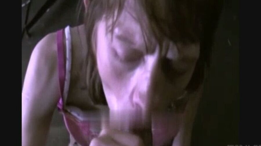 Amy A Homeless Girl Sucking Dick In An Abounded House
