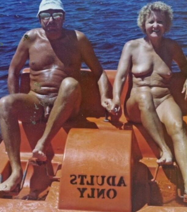 COUPLES NAKED
