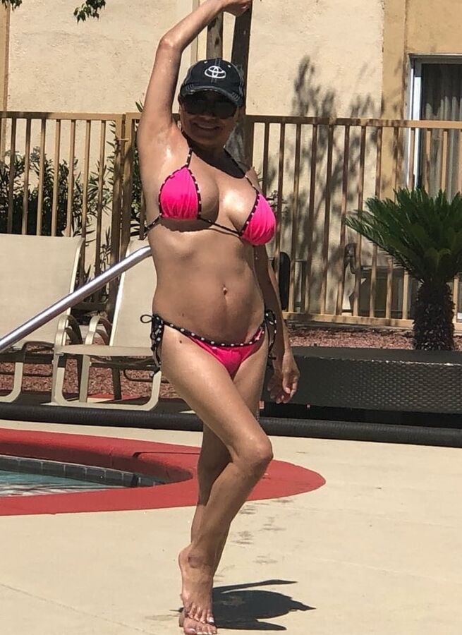 Hot big tits brunette milf