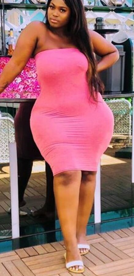 Thick sexy pearshaped bbw thobilee