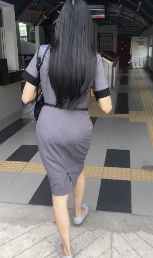 Asian Girl has a BIG ASS