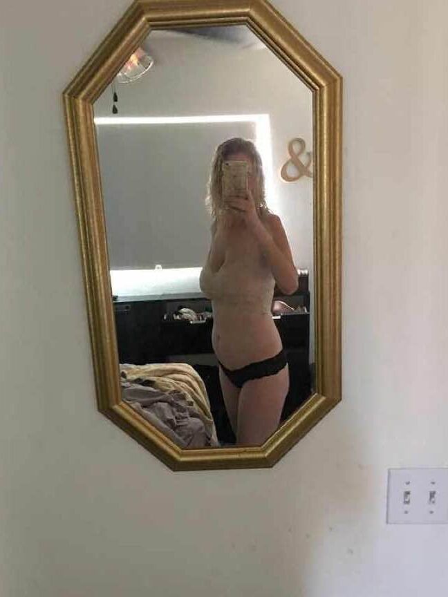 Hot wife Carlee exposed