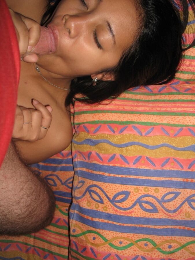 ASIAN GIRLS SUCKING