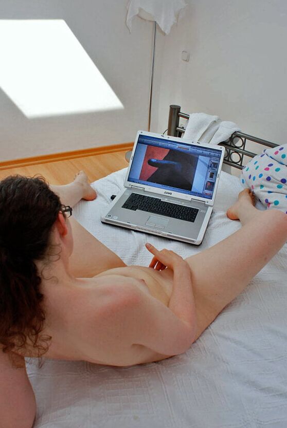 All Sizes, All Sexy - My Girl Watching Porn (pics)