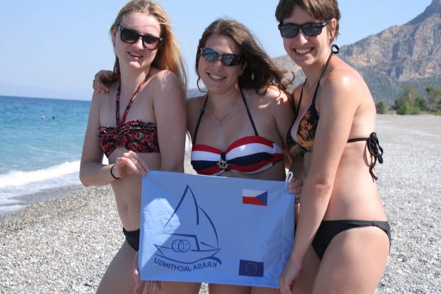Spy sluts on beach-
