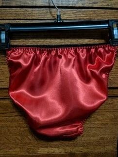 Panty satin flutter