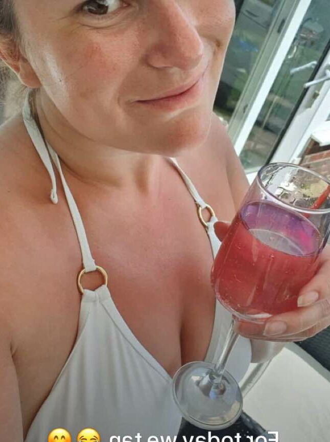 Hampshire Slut Ruth Exposed