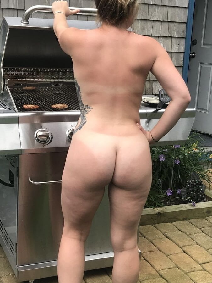 ASS BUTTS BUMS