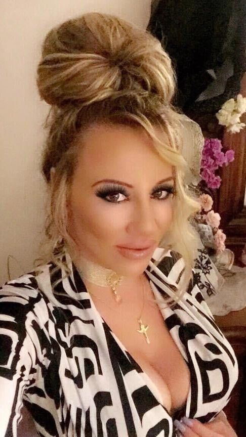 HOT New York Real Estate Agent And Other Girls