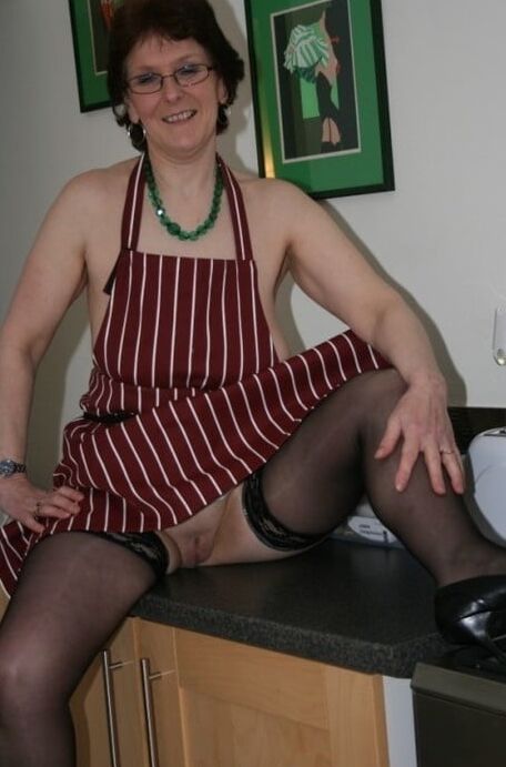 JANE Brown is a meaty three-hole-fuckdoll