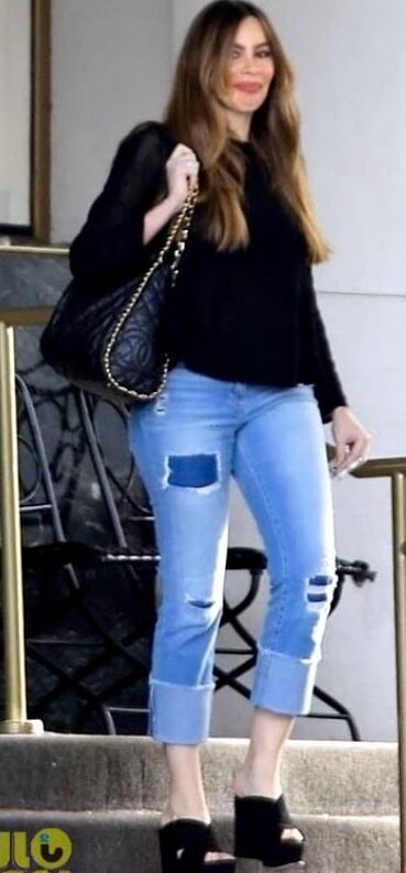 Sofia Vergara in high heels mules