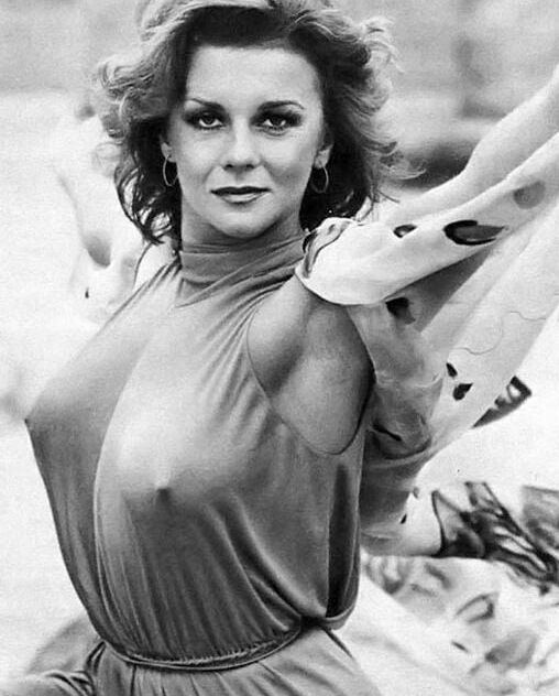 Ann-Margret Pokies and Cameltoe