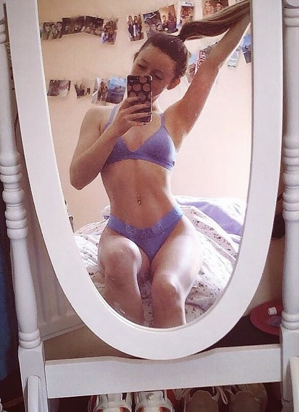 Hot British Babe: Lauren