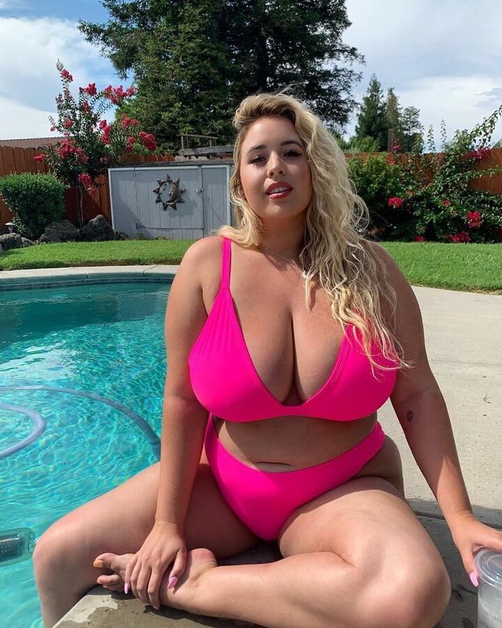Sexy as fuck BBW Slut