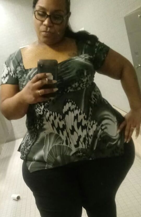 Short sexy chunky mature big booty pear mzthiq bbw