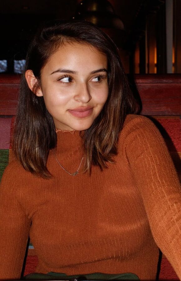 Gorgeous Babe Alejandra