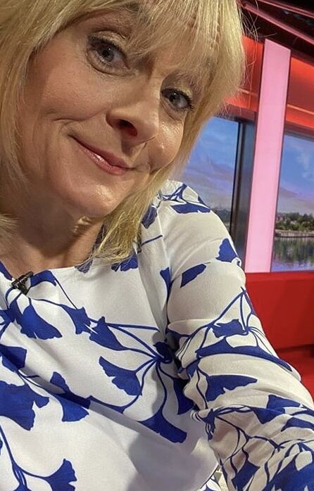 Todays Wank Target..Louise Minchin Loves To Watch Us Wank