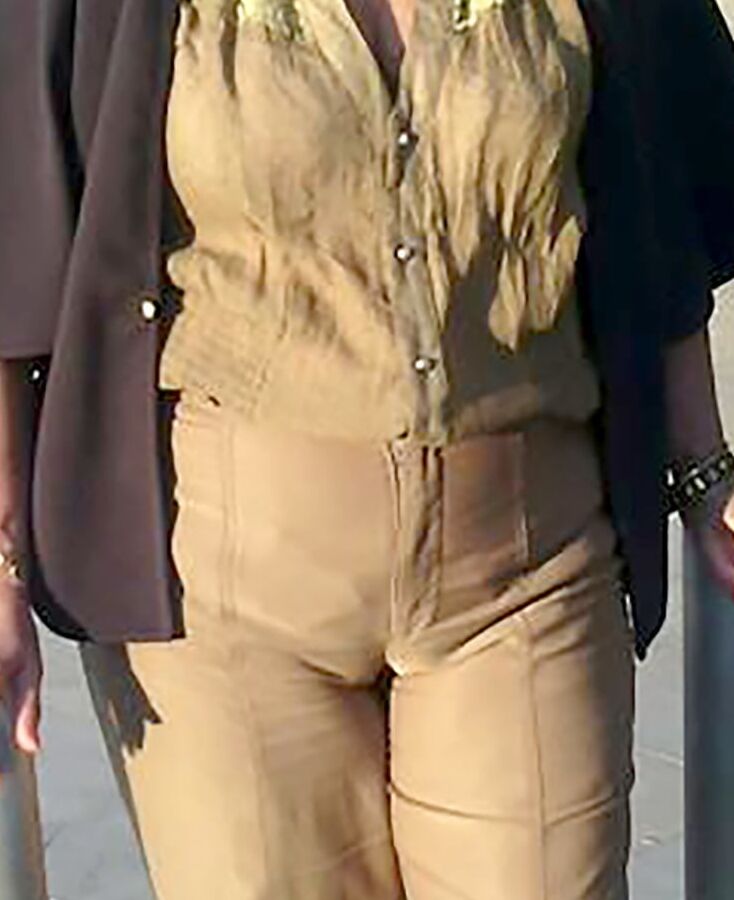 Cameltoe Granny