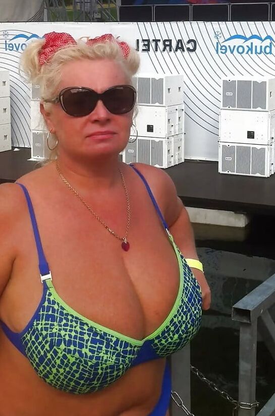 Heavy mature tits