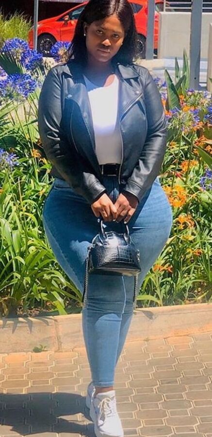 Thick sexy pearshaped bbw thobilee