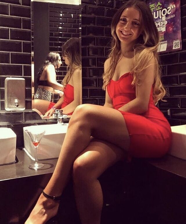 Hot British Babe: Lauren
