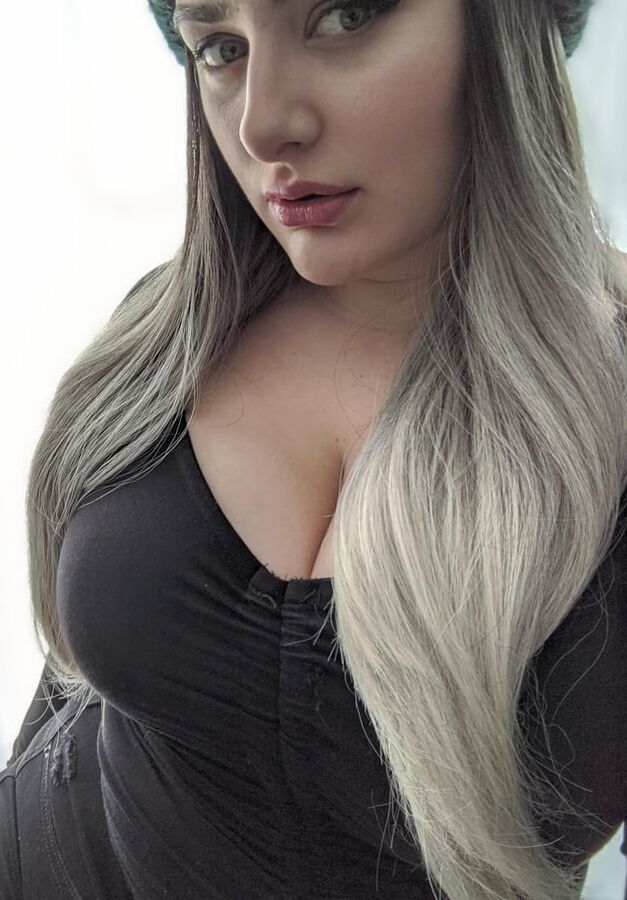 Huge Tits Big Ass Belle