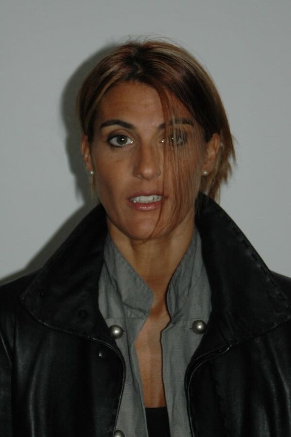 brune milf wonderfull exposed