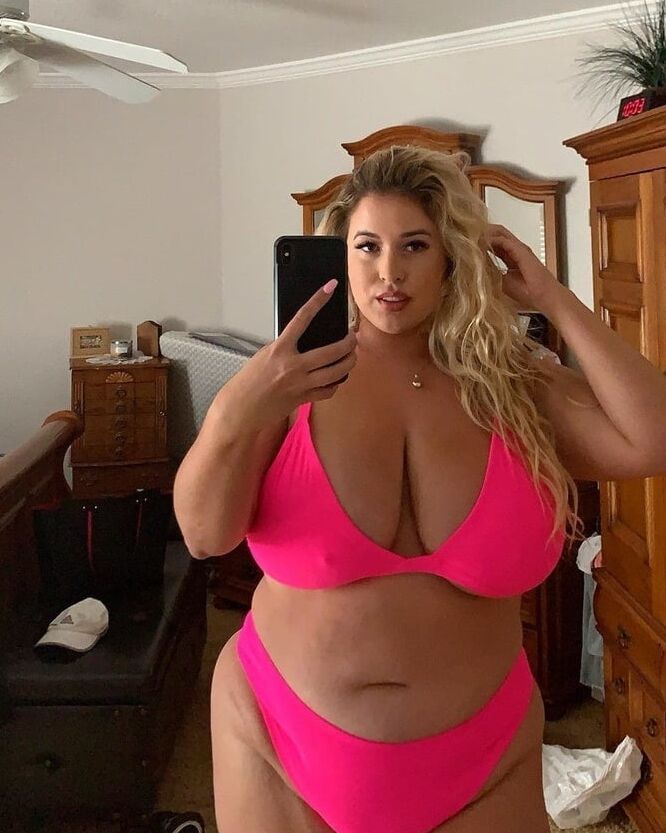 Sexy as fuck BBW Slut