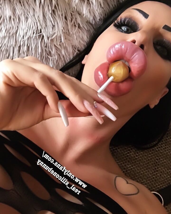 Trash bimbos