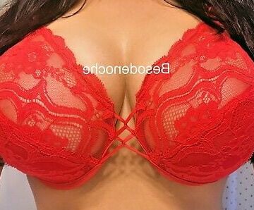 Huge eBay cleavage