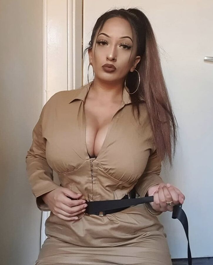 Aqsa Ghafoor busty slut uk