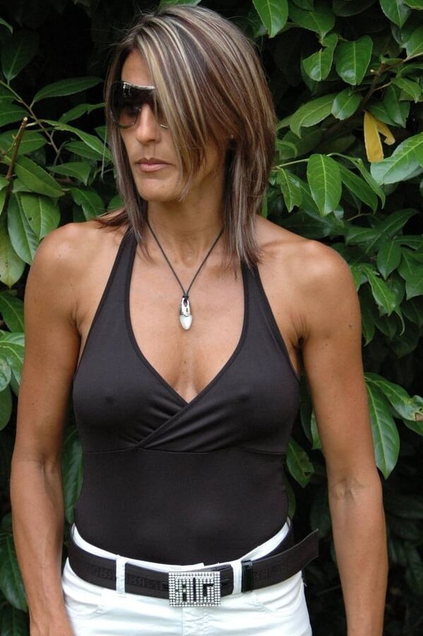 brune milf wonderfull exposed