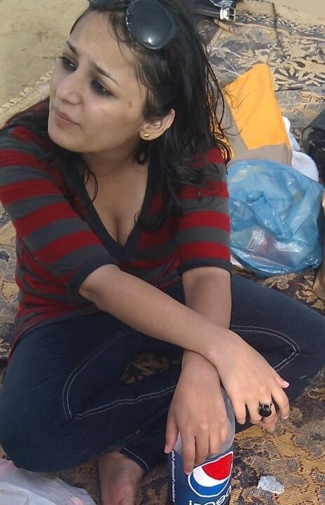 Desi Indian Paki Cleavage Part