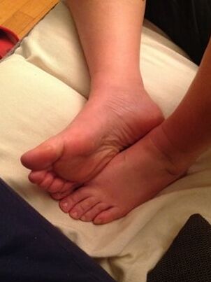Piedi moglie e suocera mmmm