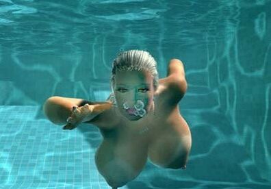 Big Tits Under Water