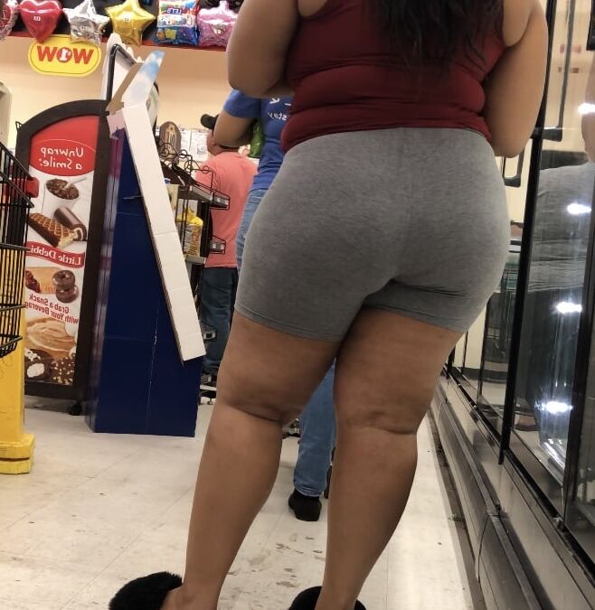 Redbone in Booty Shorts