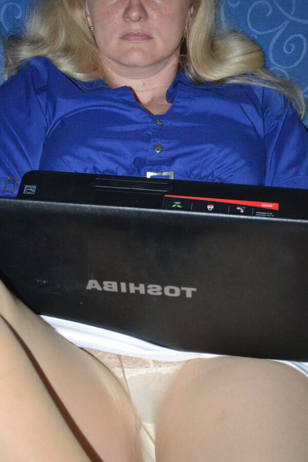 Rough Australian Mature in Pantyhose