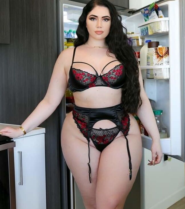 curvy and thickk