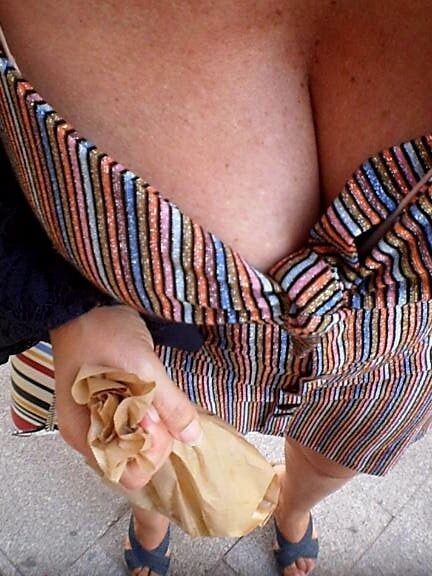 BUSTY MILF