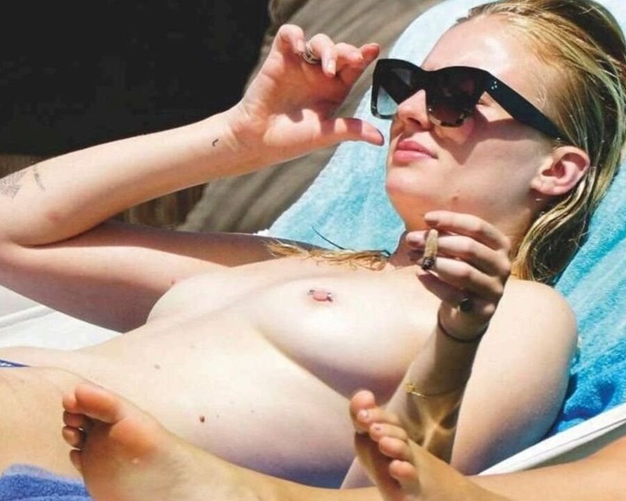 Celeb Sunday Assorted Beach Nudes