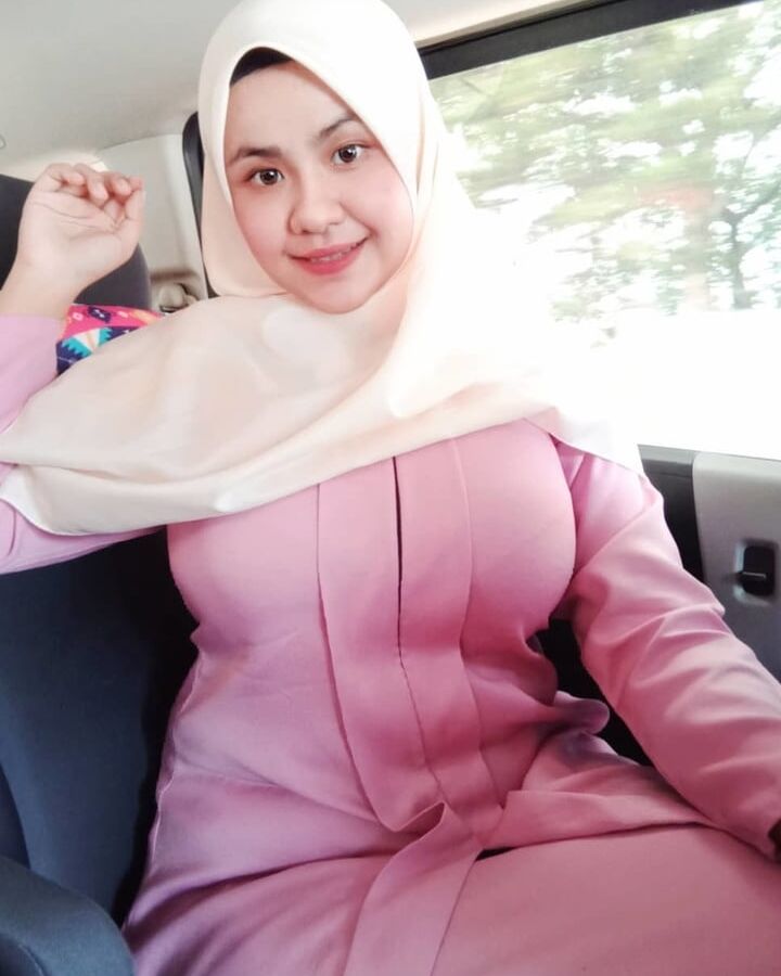malay hijab boobs