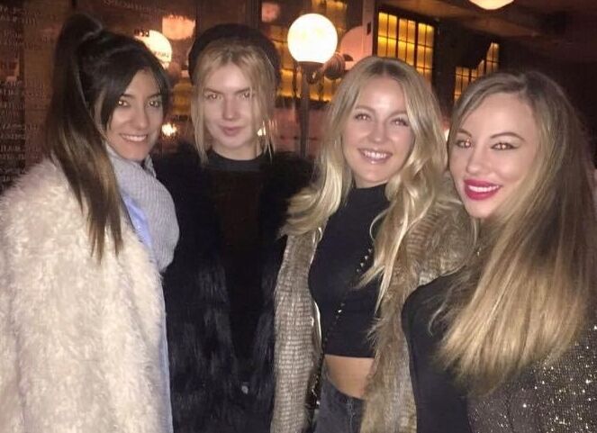 HOT New York Real Estate Agent And Other Girls