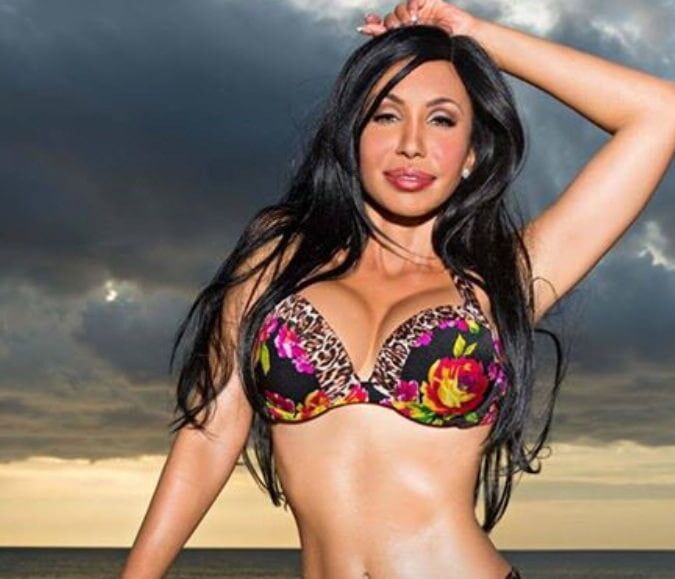 HOT Amanda Gugliotti