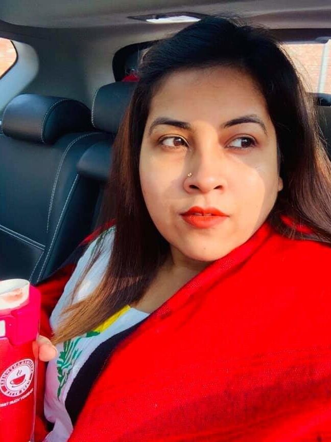 HOT AUNTY .