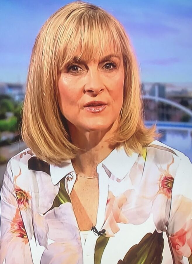 Todays Wank Target..Louise Minchin Loves To Watch Us Wank