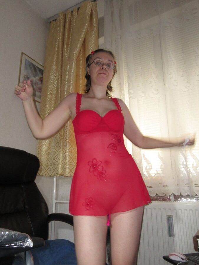Nerdy looking woman with amazing body