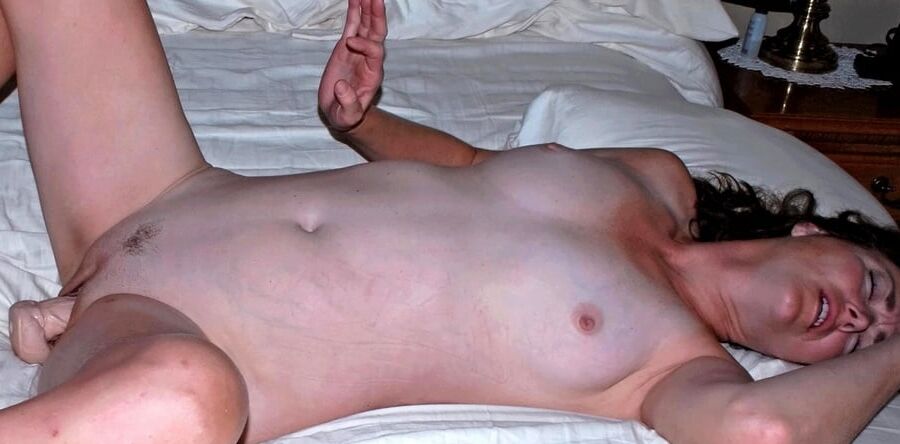 Hot slut Linda, showing her talents,
