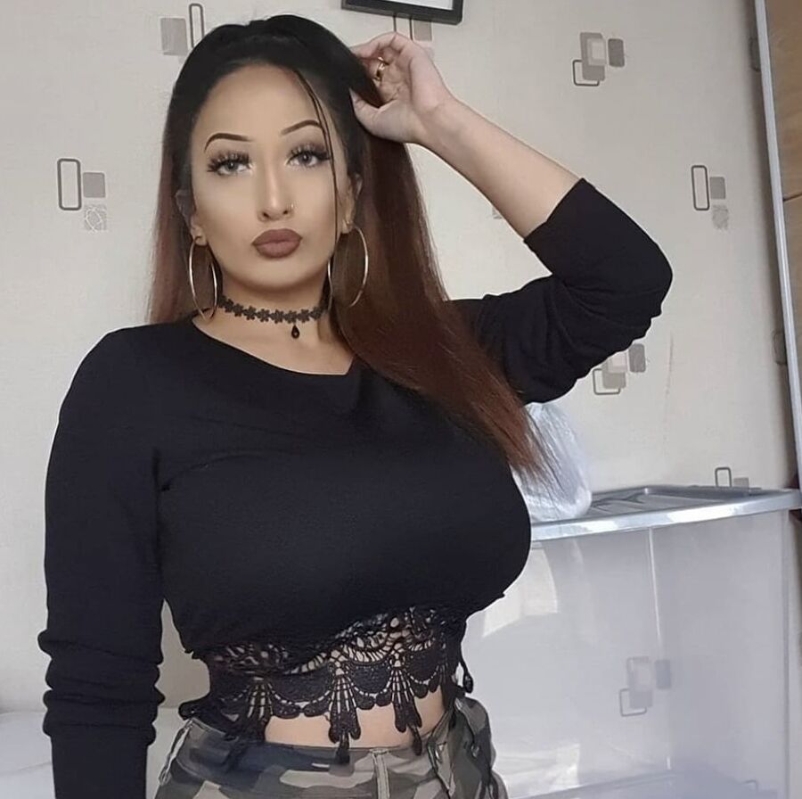 Aqsa Ghafoor busty slut uk