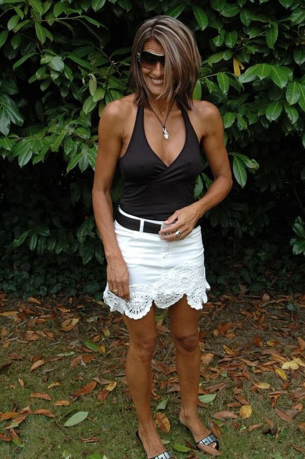 brune milf wonderfull exposed